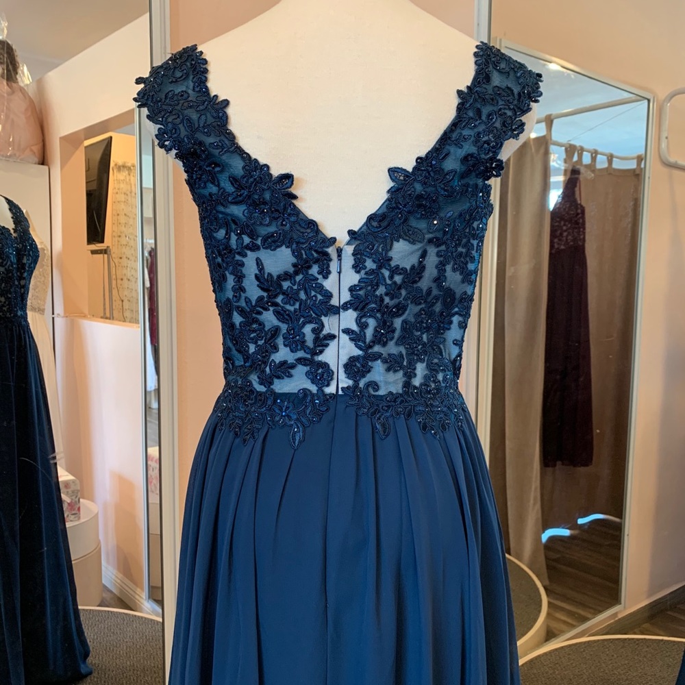 Nina Canacci Prom Gown or Special Occassio… - Picture 4 of 7